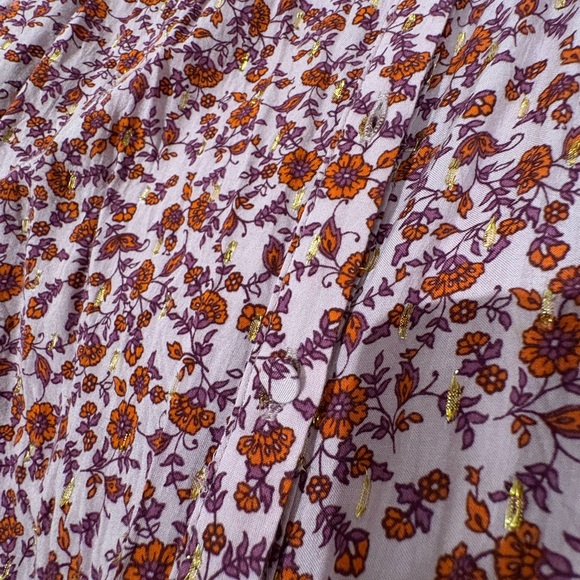 LOVESTICH light weigh with small flowers. Short sleeved with covered buttons. - Picture 5 of 5